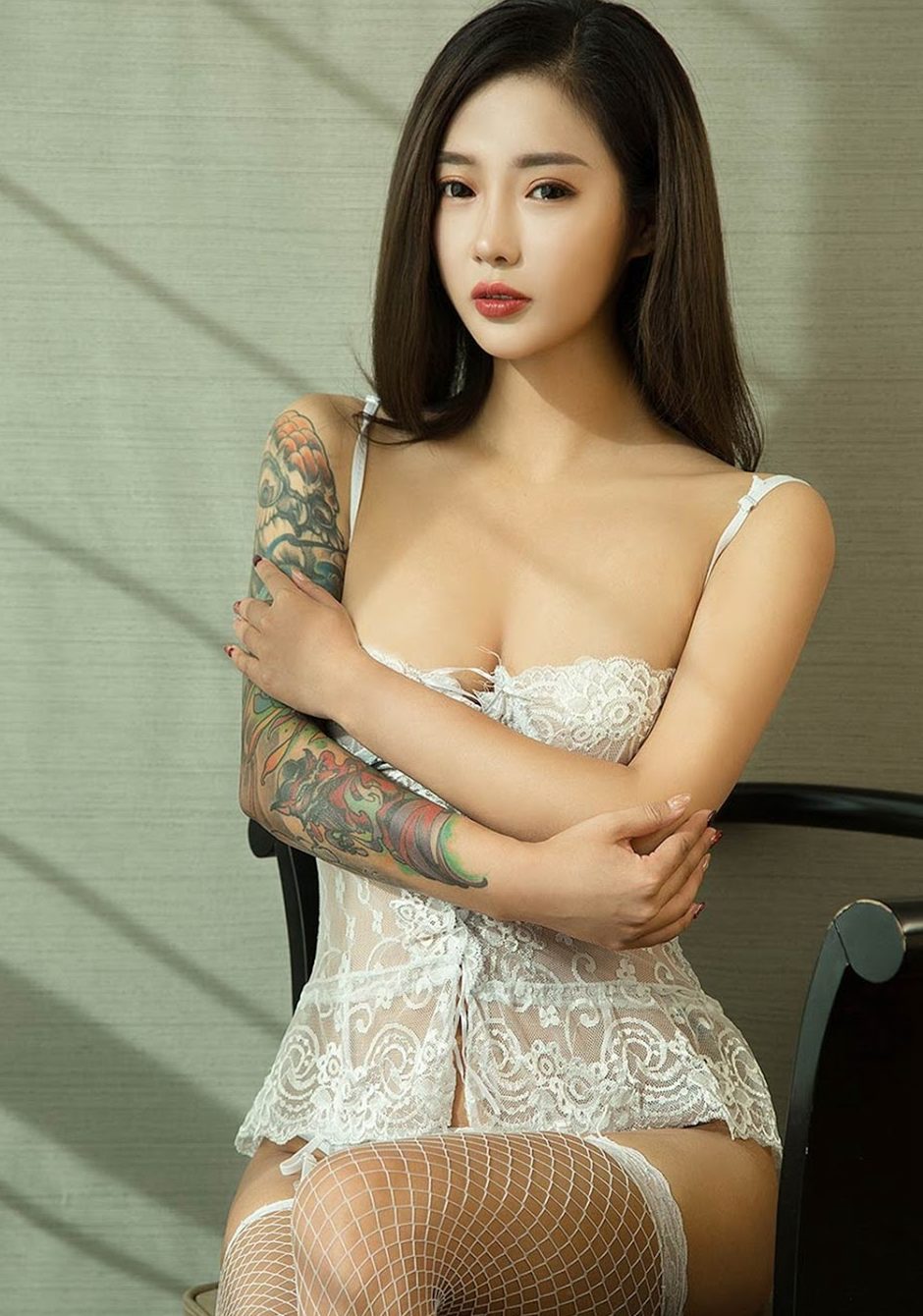 Navira tattooed chinese model