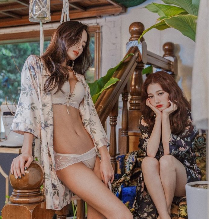 Kim Bo Ram and Kim Hee Jeong hot lingerie 