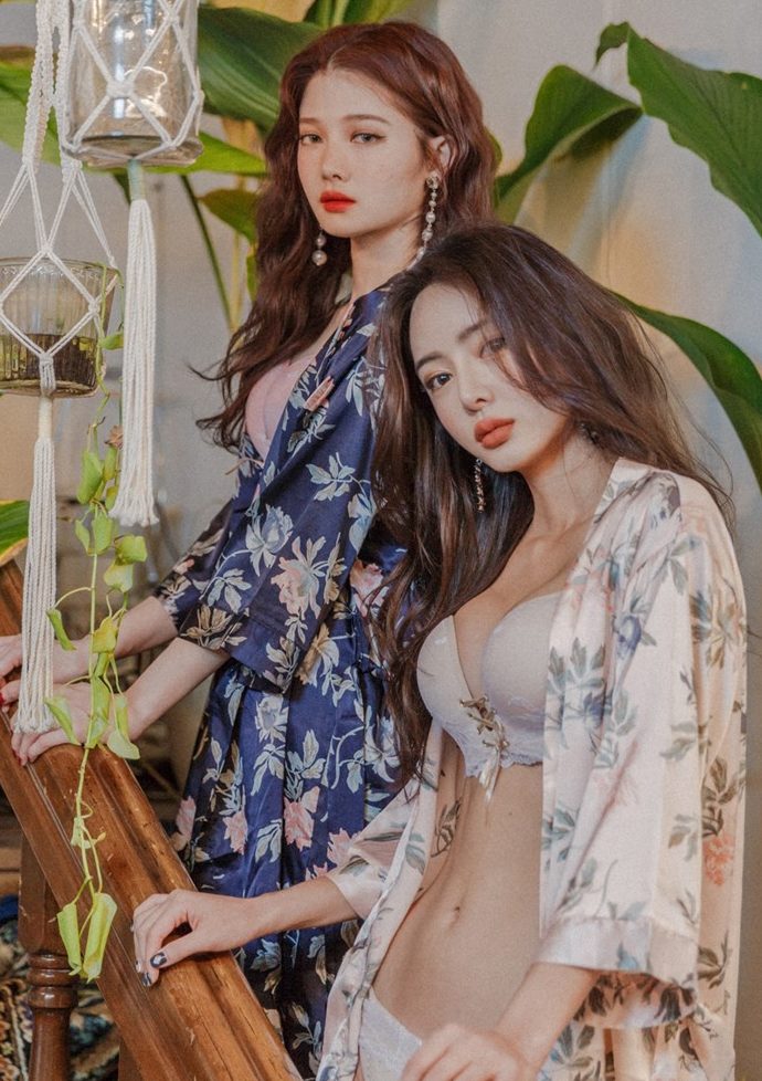 Kim Bo Ram and Kim Hee Jeong hot lingerie 