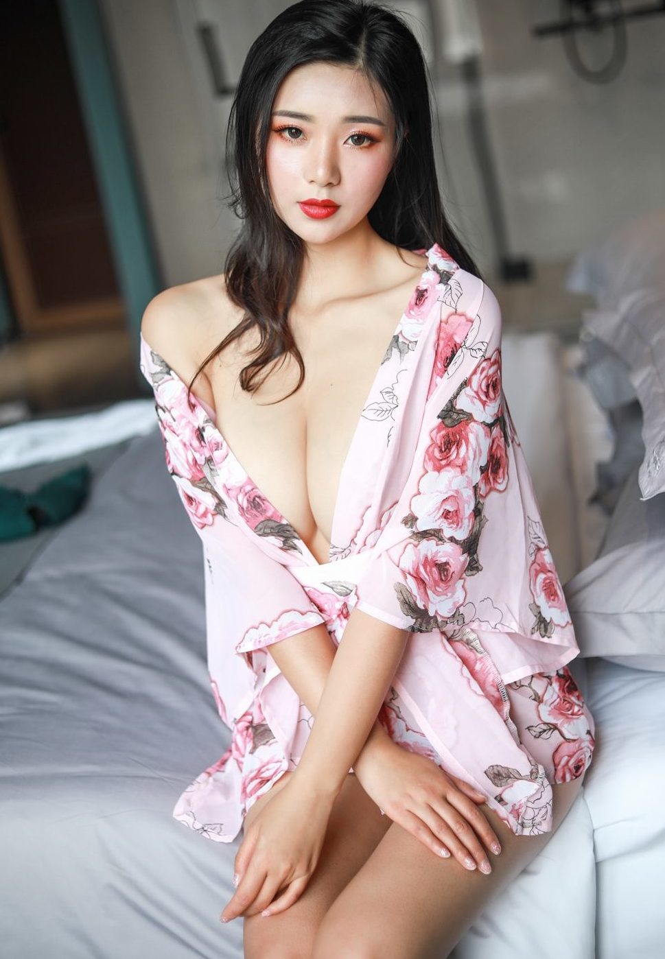 kiki - hot asian girl with big bust 